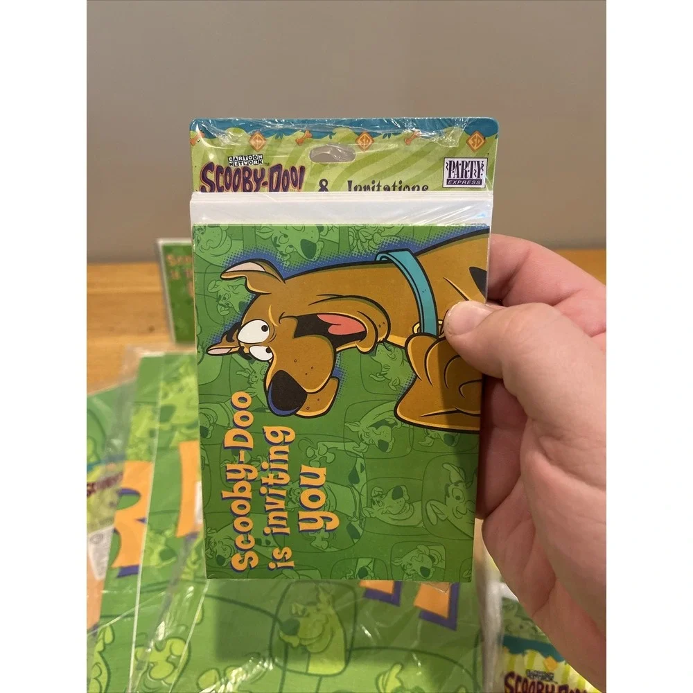 Scooby-Doo 16 Birthday Party Invitations 3 Paper Table Covers 32 Treat Bags